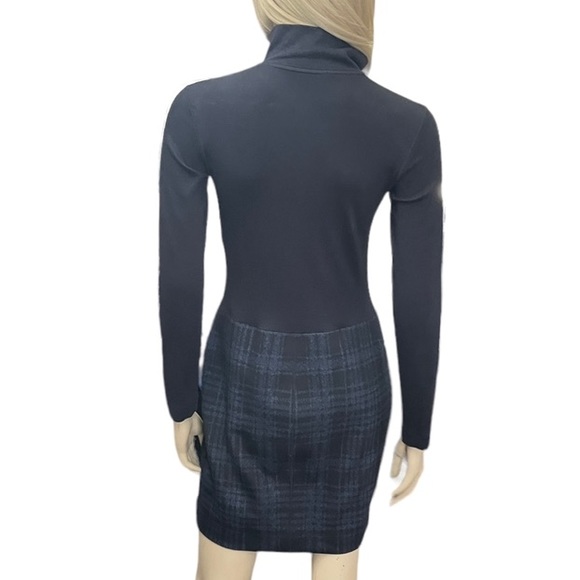 Marc Cain Sport Knit Dress with full zip in navy blue with plaid - Picture 4 of 9